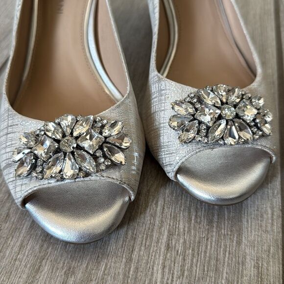 Antonio Melani Rhinestone Jeweled Wedge Heels 7 Silver Peep Toe - Picture 2 of 10